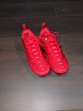 Nike Kids Red Lace-Up Sneakers